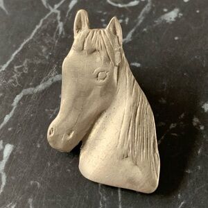 VINTAGE LCD Pewter Canada Horse Head Pin Brooch
